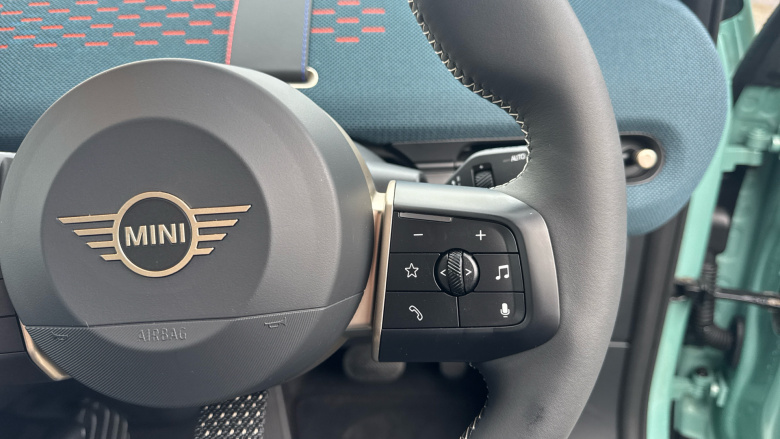 MINI Aceman 135kW E Classic 43kWh 5dr Auto Electric Hatchback